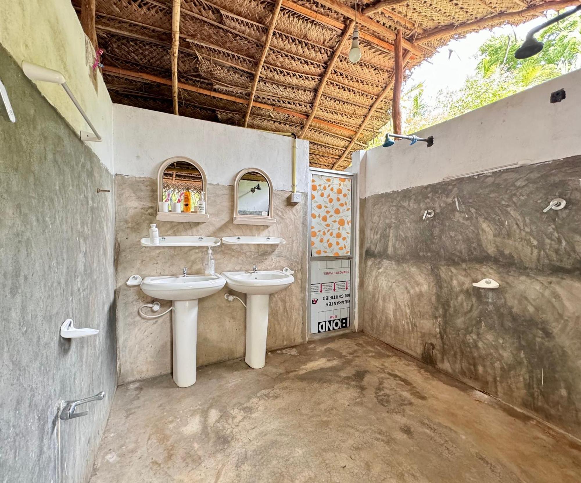 Surfing Lion Hostel Arugam Bay Exterior foto