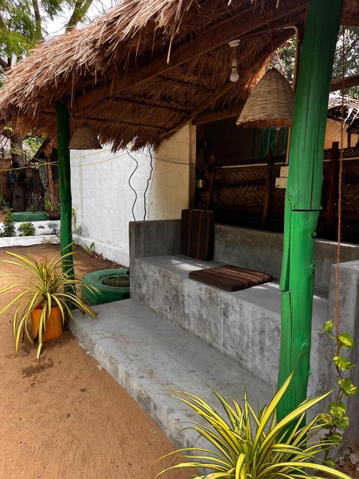 Surfing Lion Hostel Arugam Bay Exterior foto